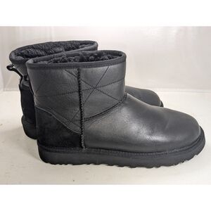 UGG Women's Black Quilted Leather Short Boots Size 9 / EUR 40